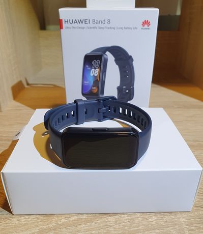 Фитнес-браслет Huawei Band 8