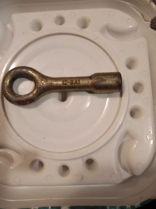 ucho do holowania fiat albea