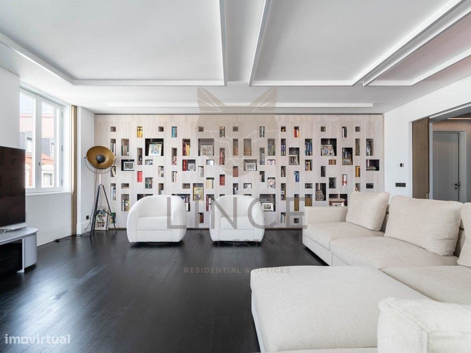 Apartamento T4 no Chiado com vista e garagem