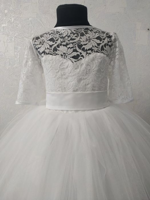 Плаття білосніжне на зріст 116-122 см. Платье белое на девочку