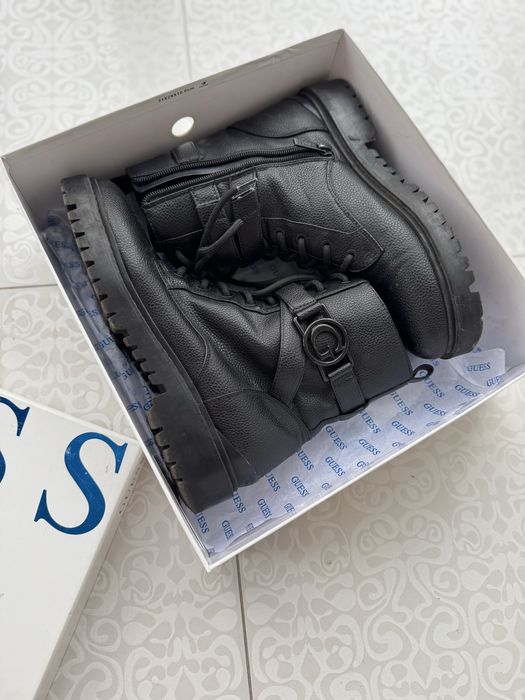 Жіночі шкіряні чоботи guess чорного кольору р.40