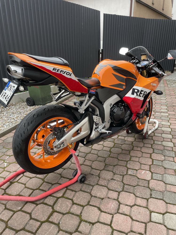 Jak Nowa —Sprzededam Honde CBR 600 RR