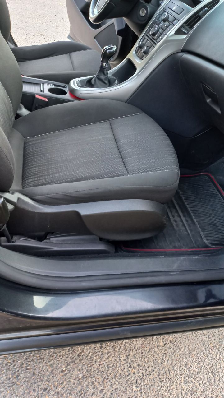 Автомобіль Opel Astra 2011р. 1.7 дизель