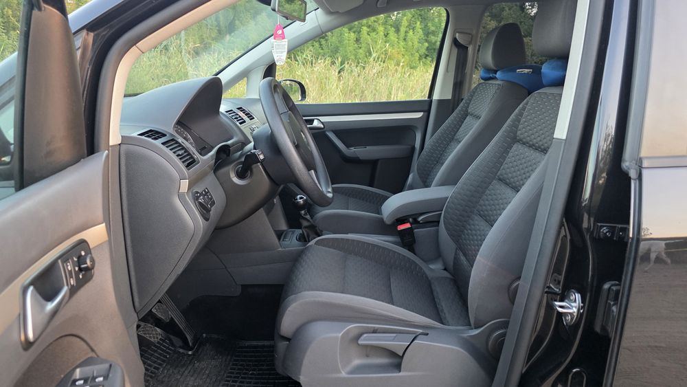 Продаи Volkswagen Touran 2009 року