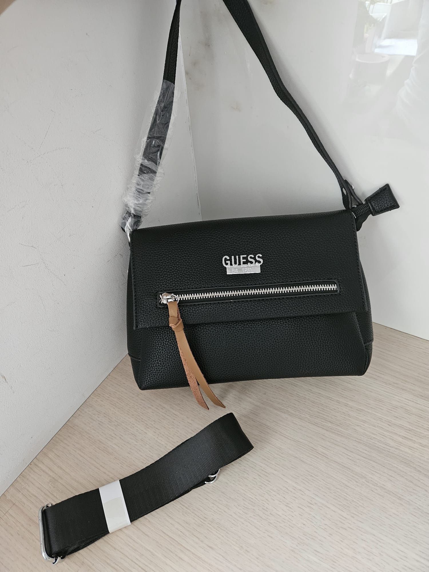 Damska torebka guess