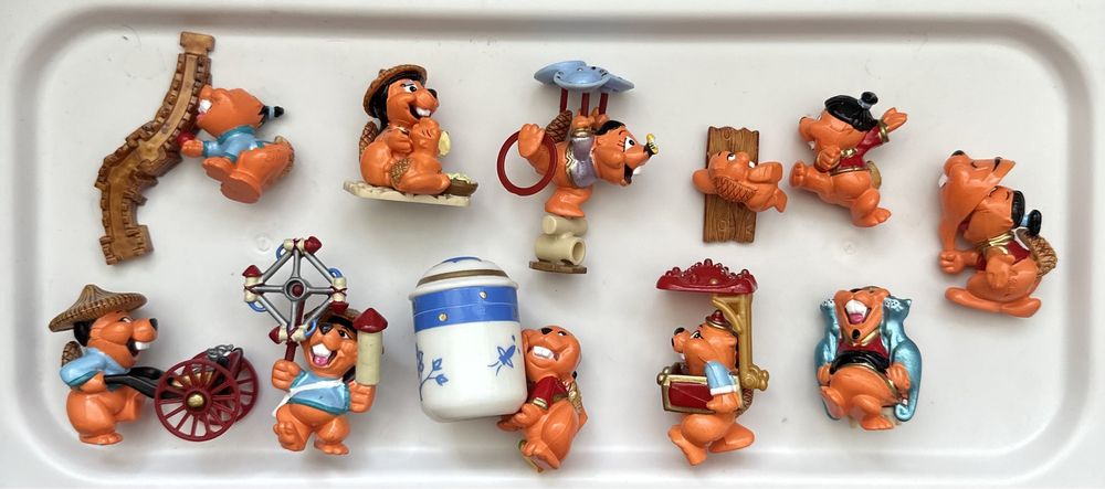 Серії кіндер, киндер слони,  бегемоти б/у