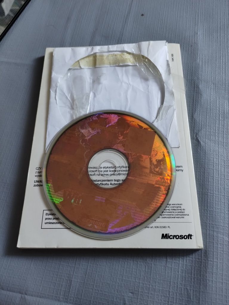 Oryginalny Windows 98 dla kolekcjonera