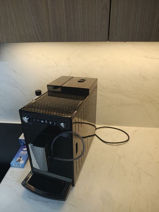 Ekspres do kawy MELITTA Latticia OT F30 0-100 Czarny na gwarancji