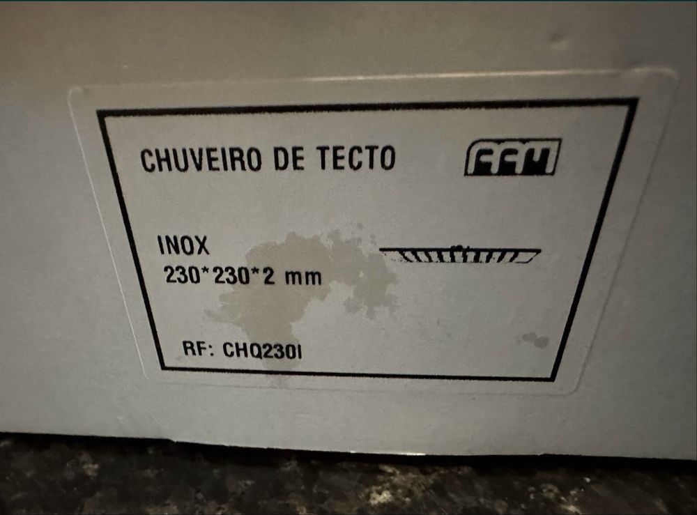Chuveiro UBANHO inox com braço de parede