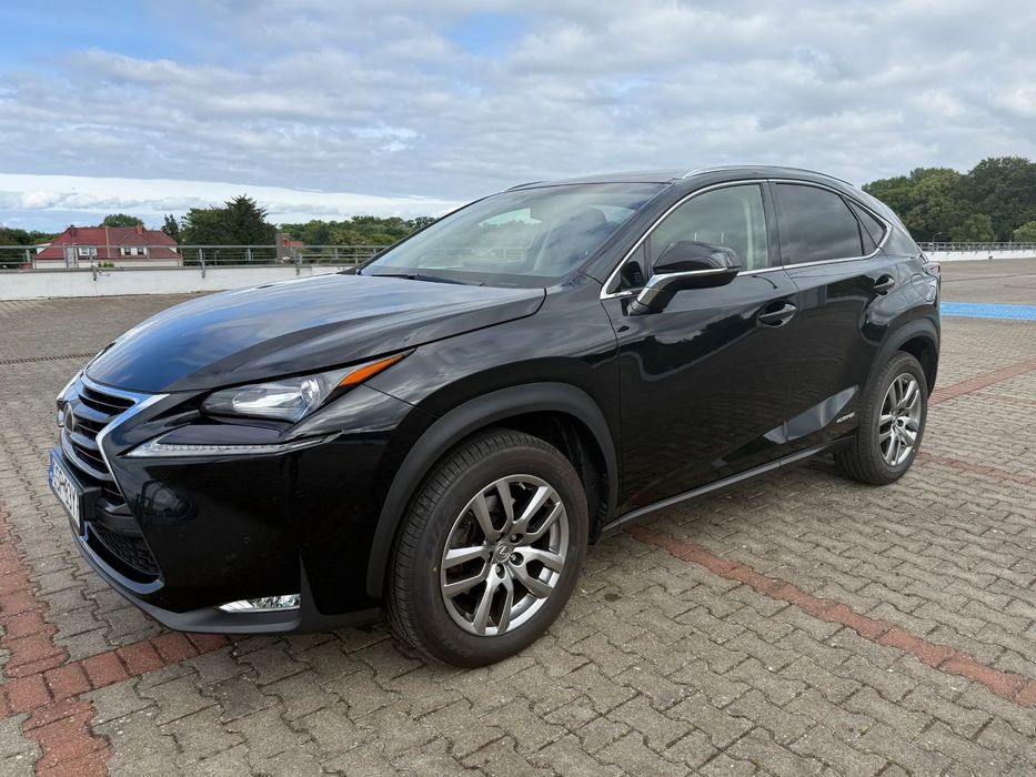 Lexus NX Lexus NX 300h COMFORT AWD (2017) hybryda w idealnym stanie, garażowany