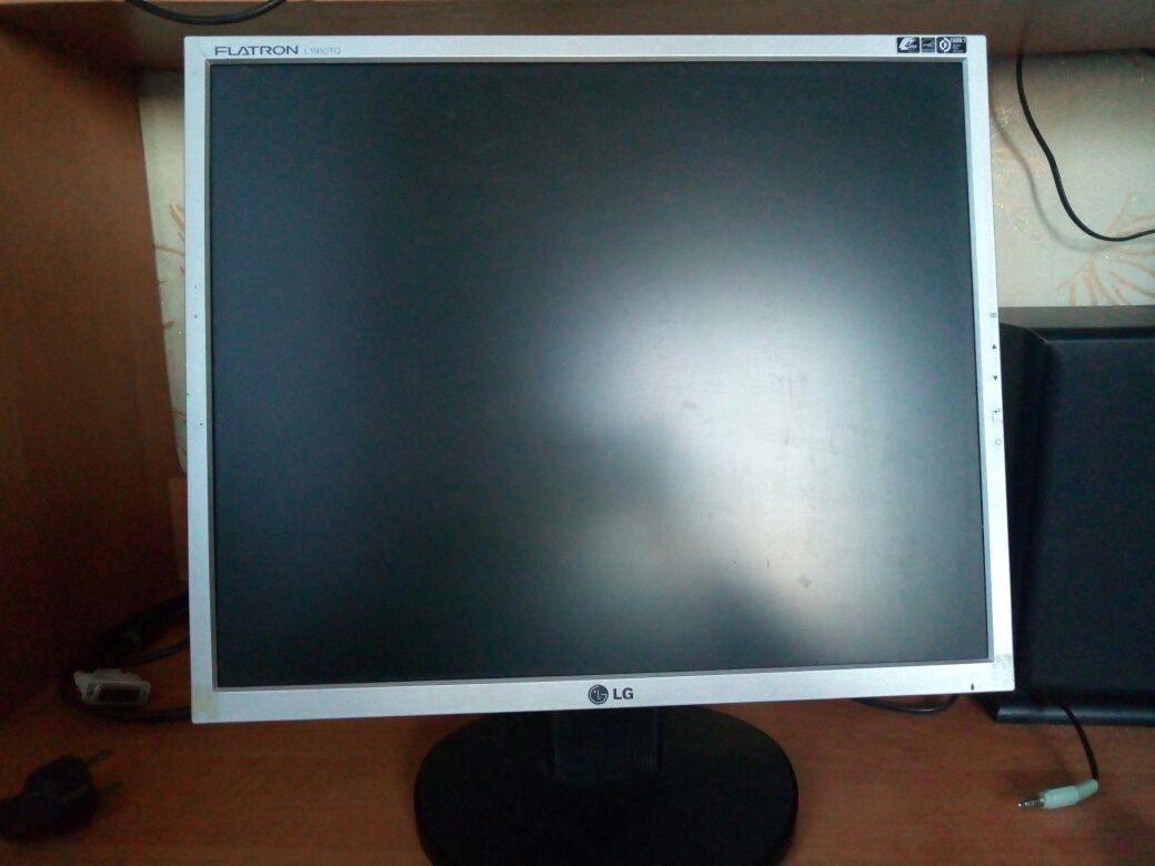 Монітор до компьютера LG