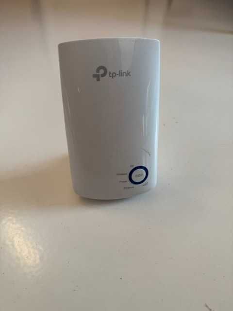 wzmacniacz sygnału Wi-Fi marki TP-Link