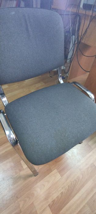 Офісне крісло/стілець сірий Ісо