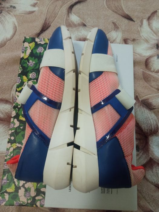 Кроссовки Merrell и Calvin Klein.