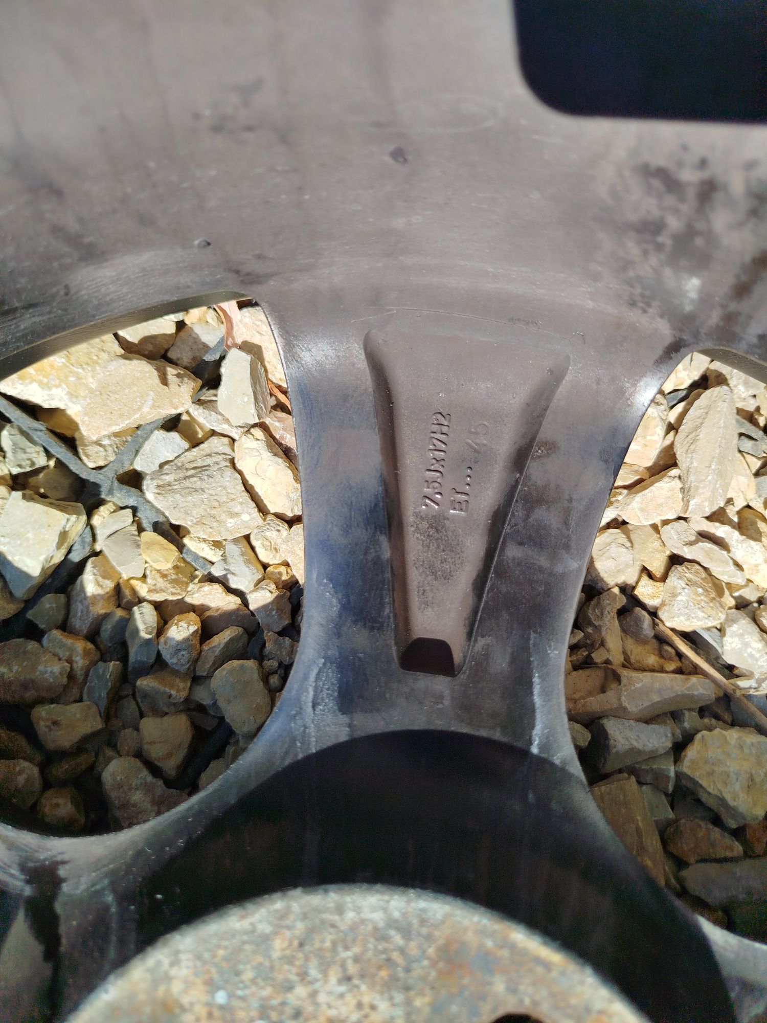 Felgi Aluminiowe 4x100 17 7.5J ET 45 Renault