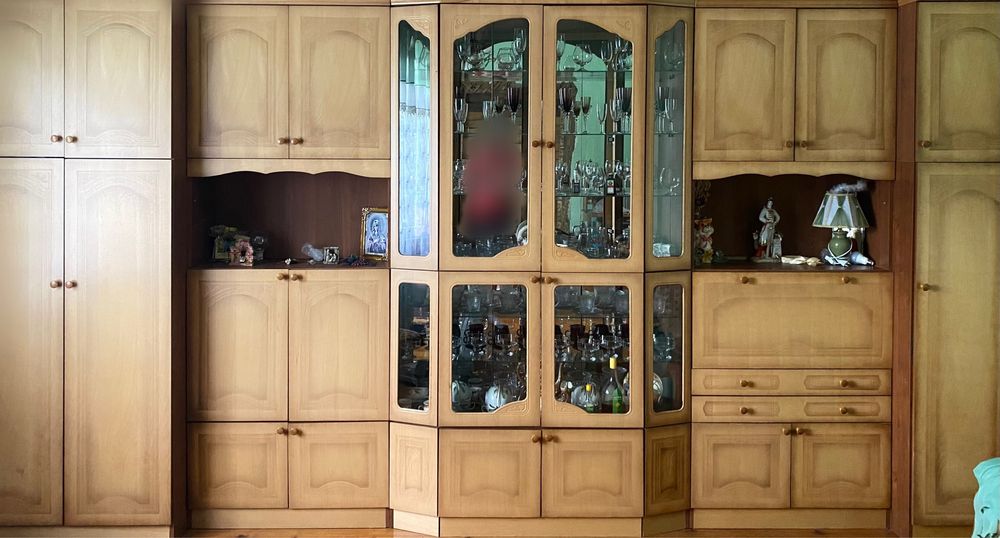 Стінка деревʼяна з натурального шпону