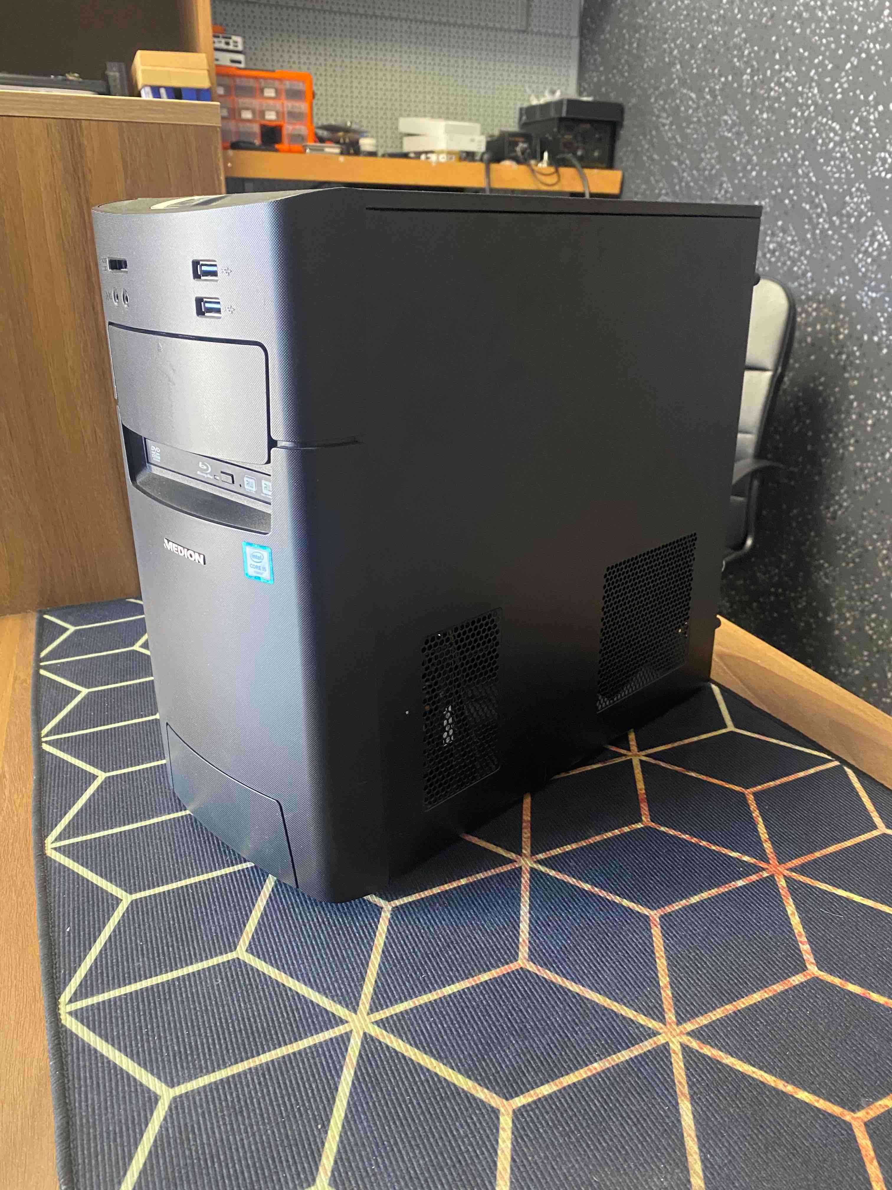 Medion i5 6402. Ram 16gb. ssd M2 512gb.HDD 2000gb.GTX 750ti