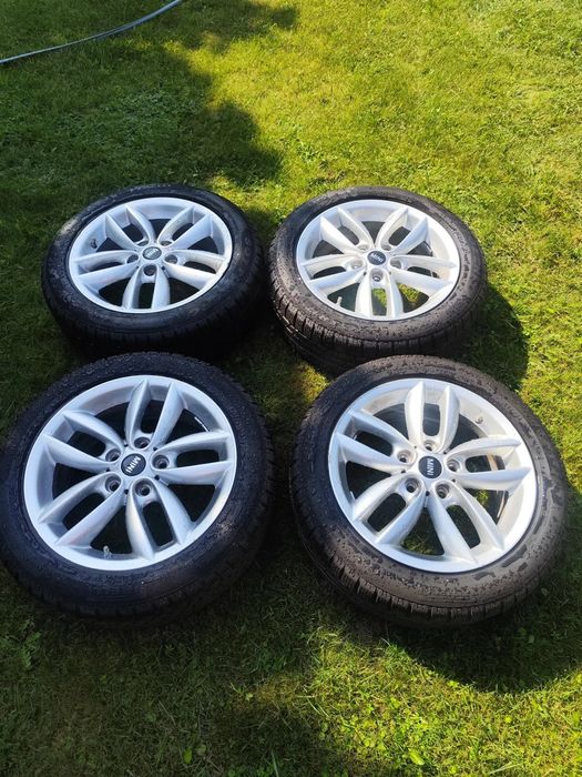 Felgi Aluminiowe z Oponami Zimowymi Mini 17 Cali Et50