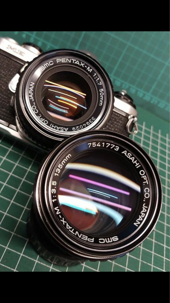 Pentax Me + duas lentes