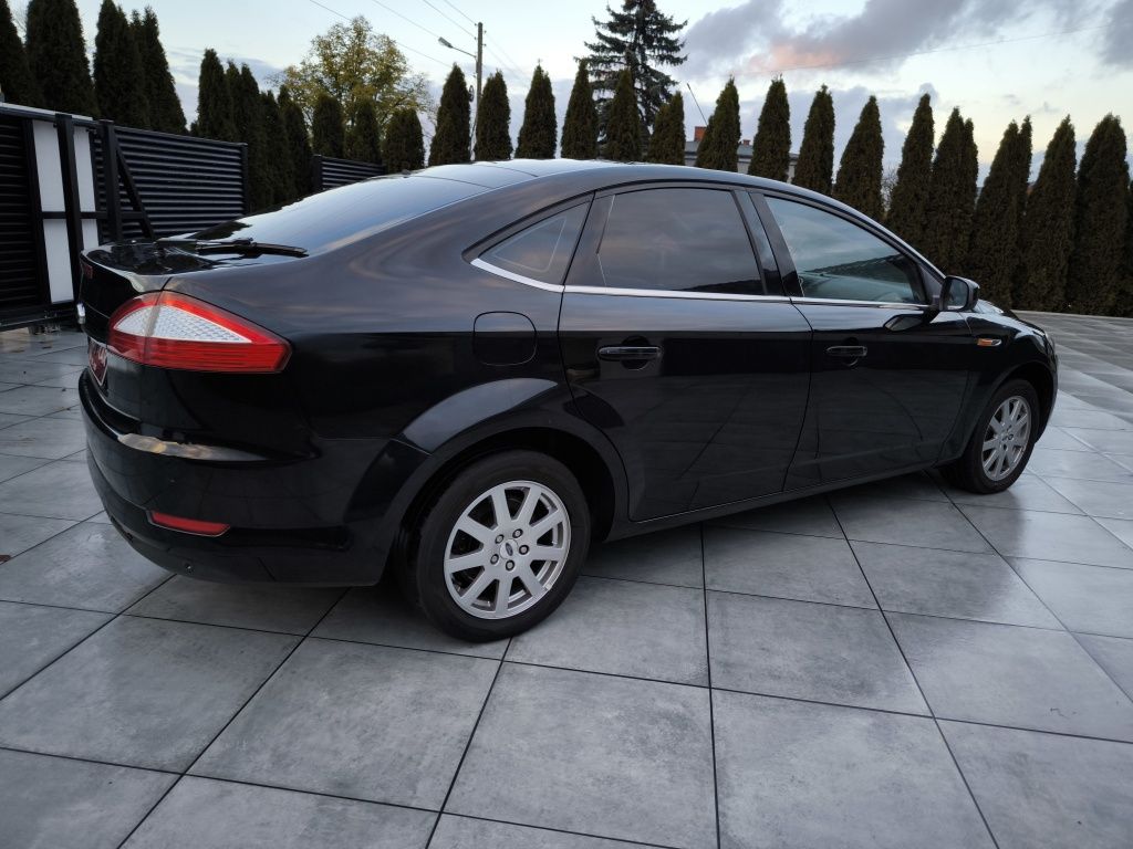 Ford Mondeo bdb stan benzyna 1.6