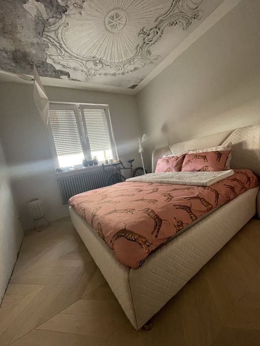 Łóżko Posh glamur 180x200 tapicerowane nowoczesne welwetowe kolor beż