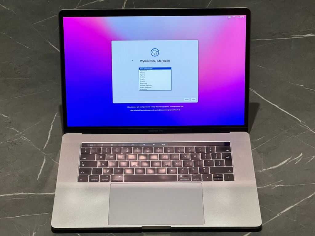 MacBook Pro 15 MLH42Z/A A1707 15,4 " Intel Core i7 16 GB / 512 GB