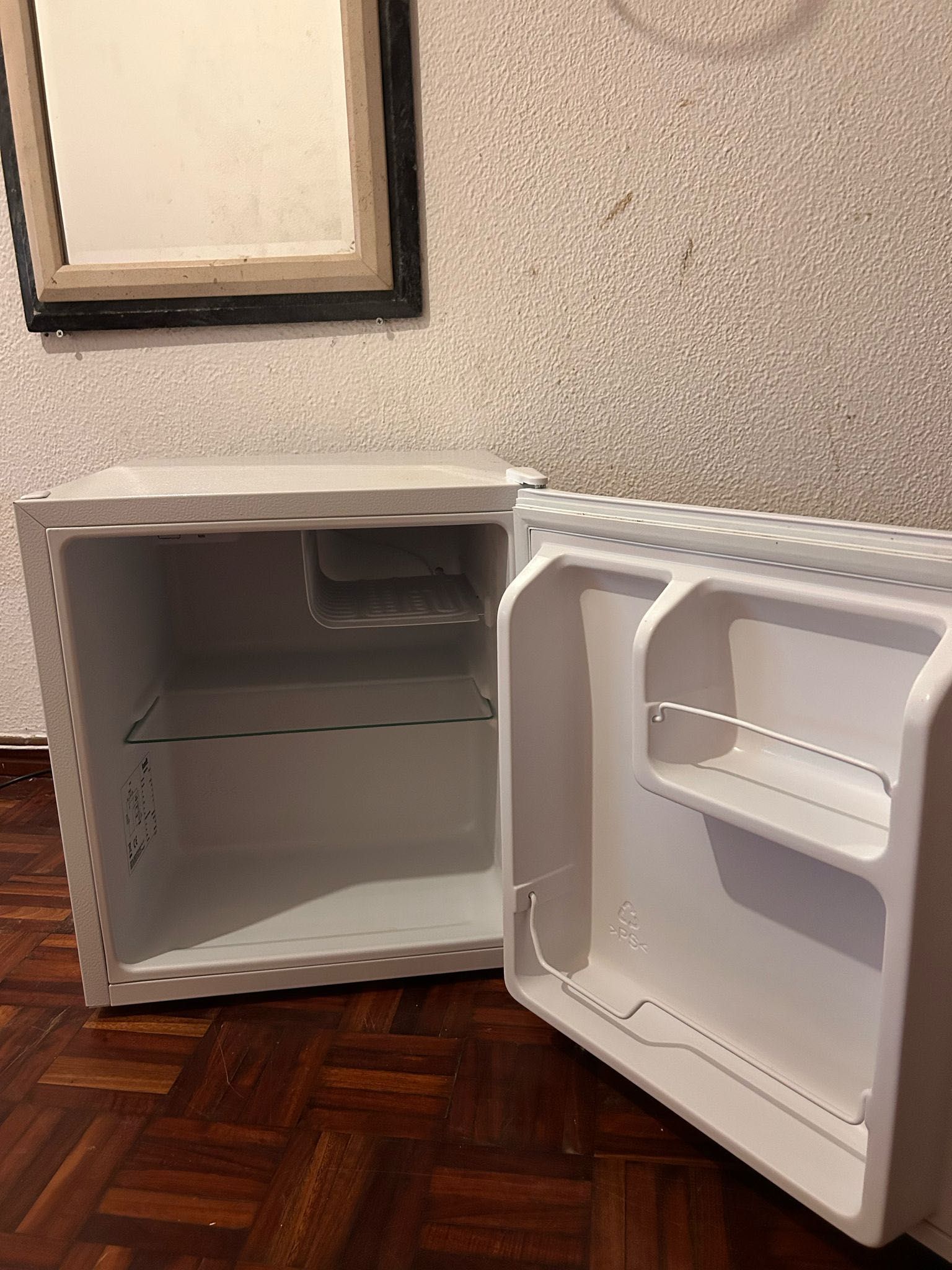 vendo mini frigobar