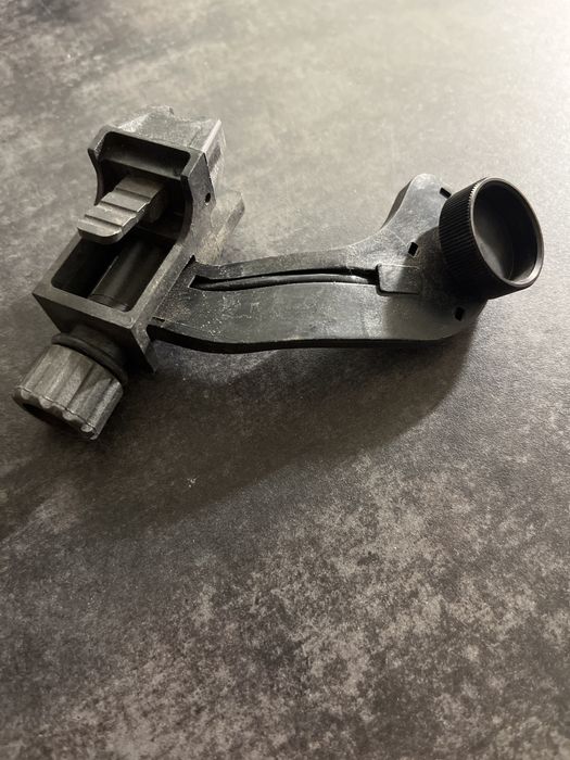 Адаптер для кріплення монокуляра нічного бачення PVS-14 до шолома