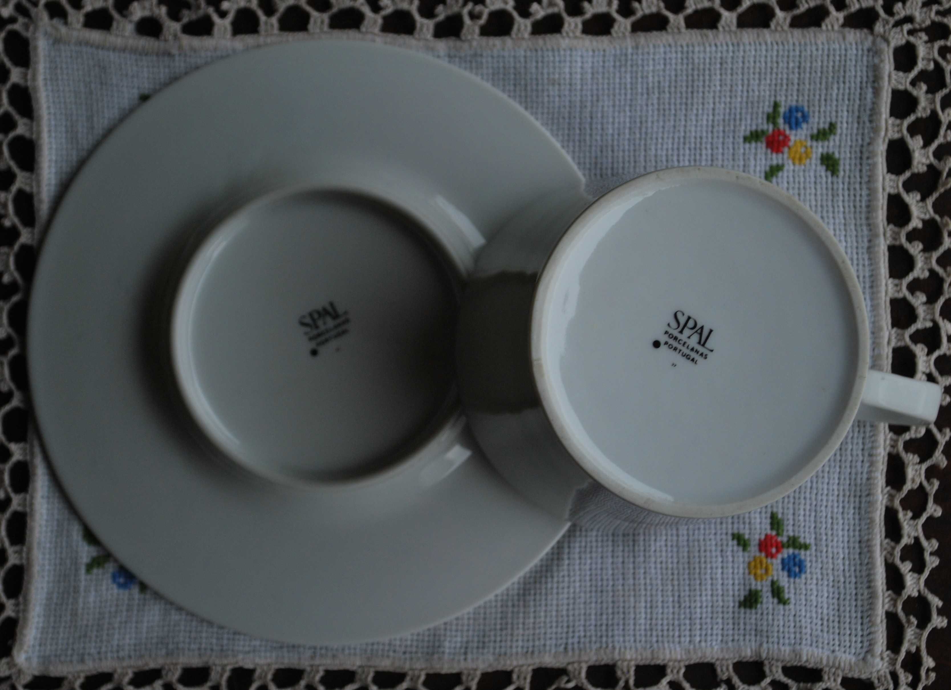 Chávena e Pires Porcelana Antigos da Spal - Sociedade de Porcelanas