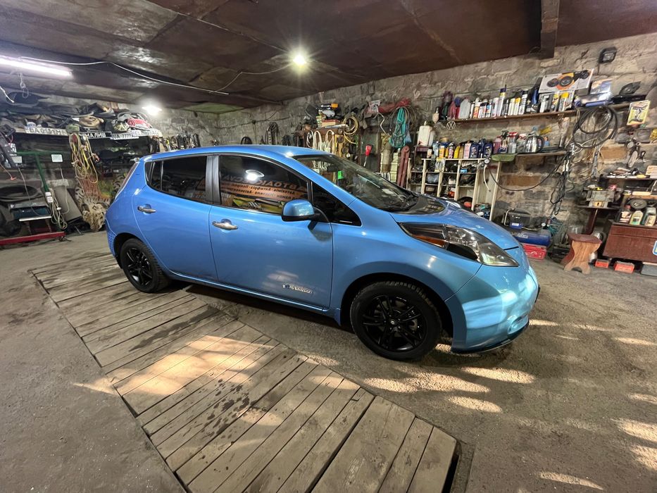 Продам Nissan Leaf с живым аккумулятором