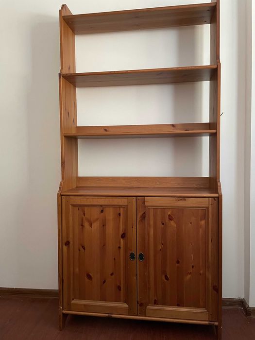 Komoda i regał na książki