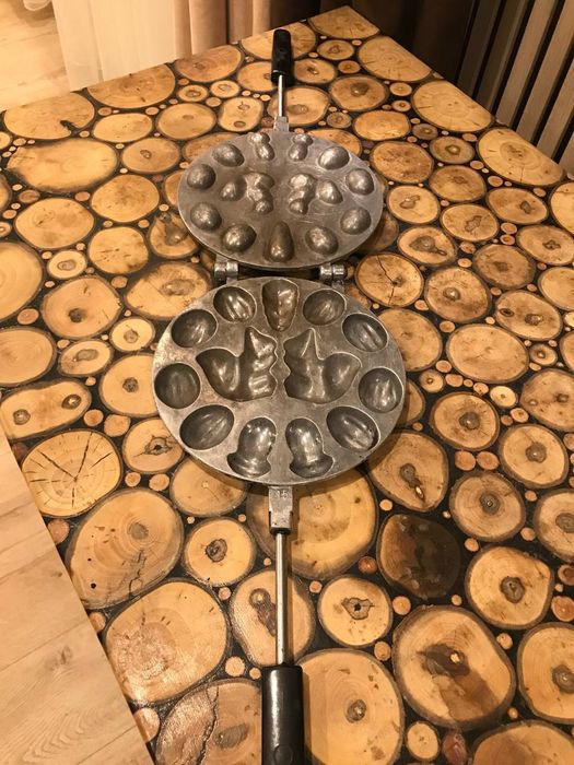 Горішниця з білочкою СРСР