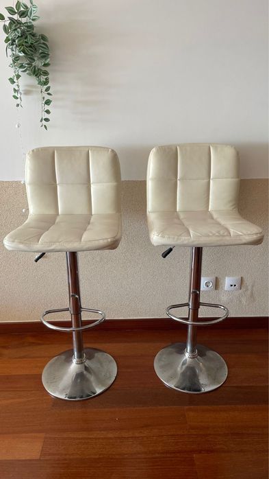 Cadeiras com ajuste de altura