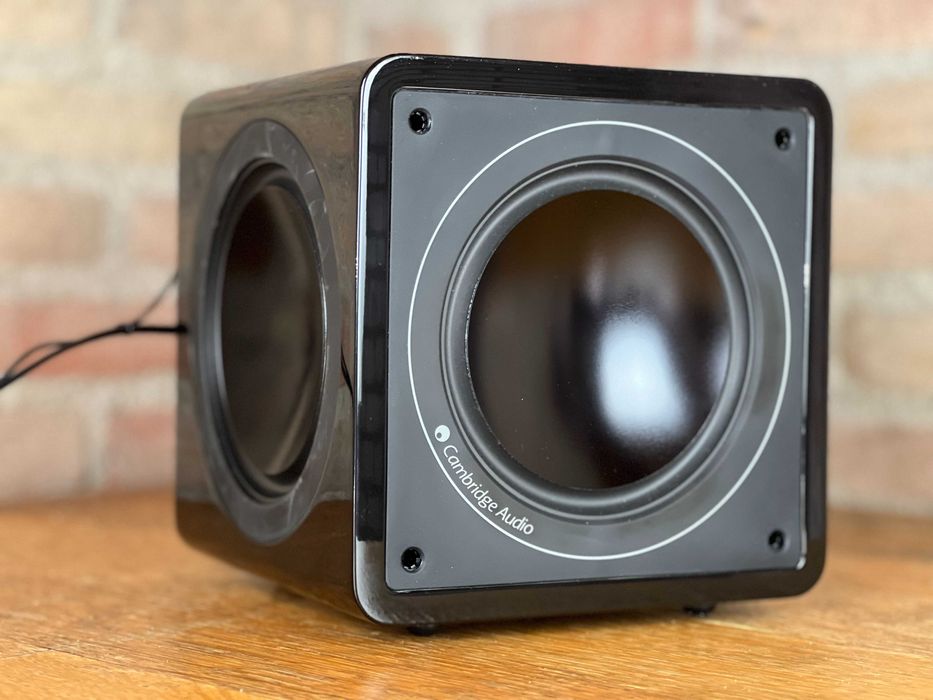 CAMBRIDGE AUDIO MINX X201 CZARN subwoofer aktywny KOMPAKTOWY 6.5" 200W