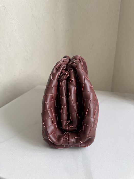Сумка клатч в стиле bottega veneta burgundy