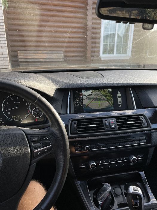 Продам BMW F10 528i