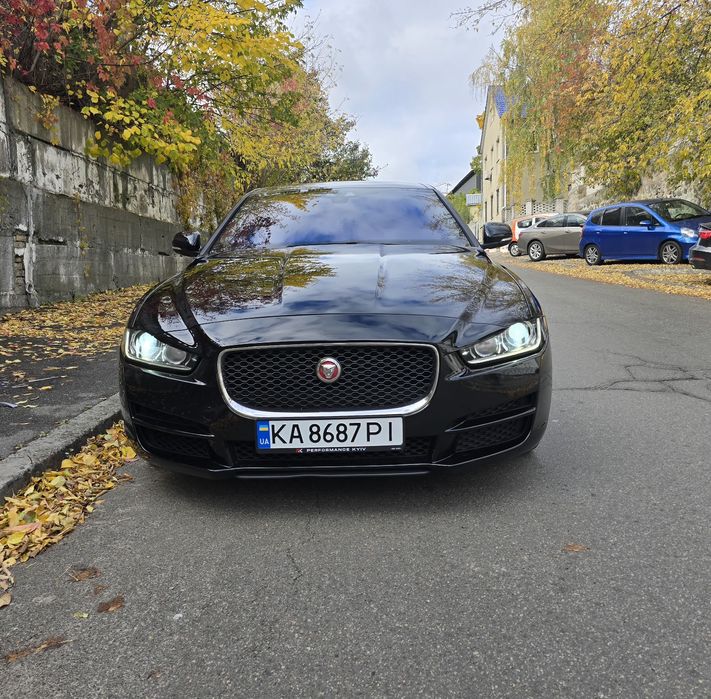 Jaguar xe 2.0 RWD