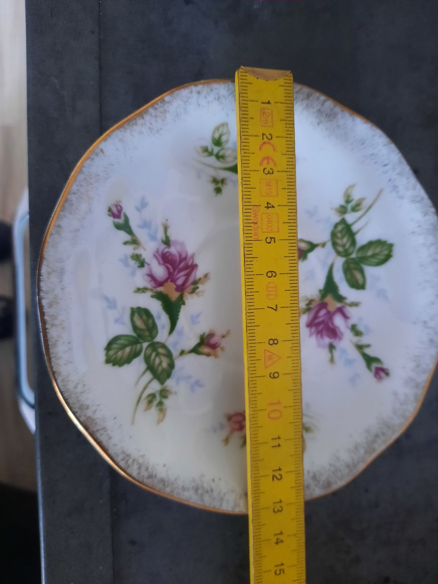 Chodzież porcelanowe filiżanki z talerzykami prl