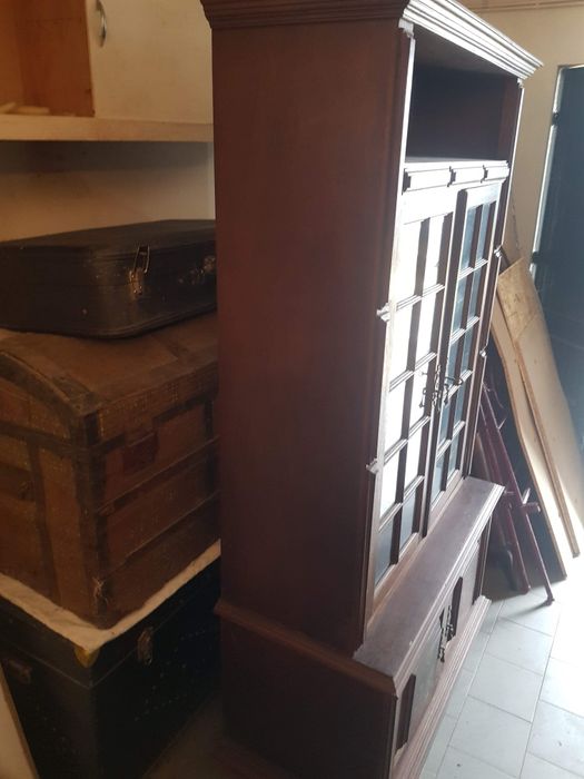 Movel vitrine ou de arrumos em bom estado