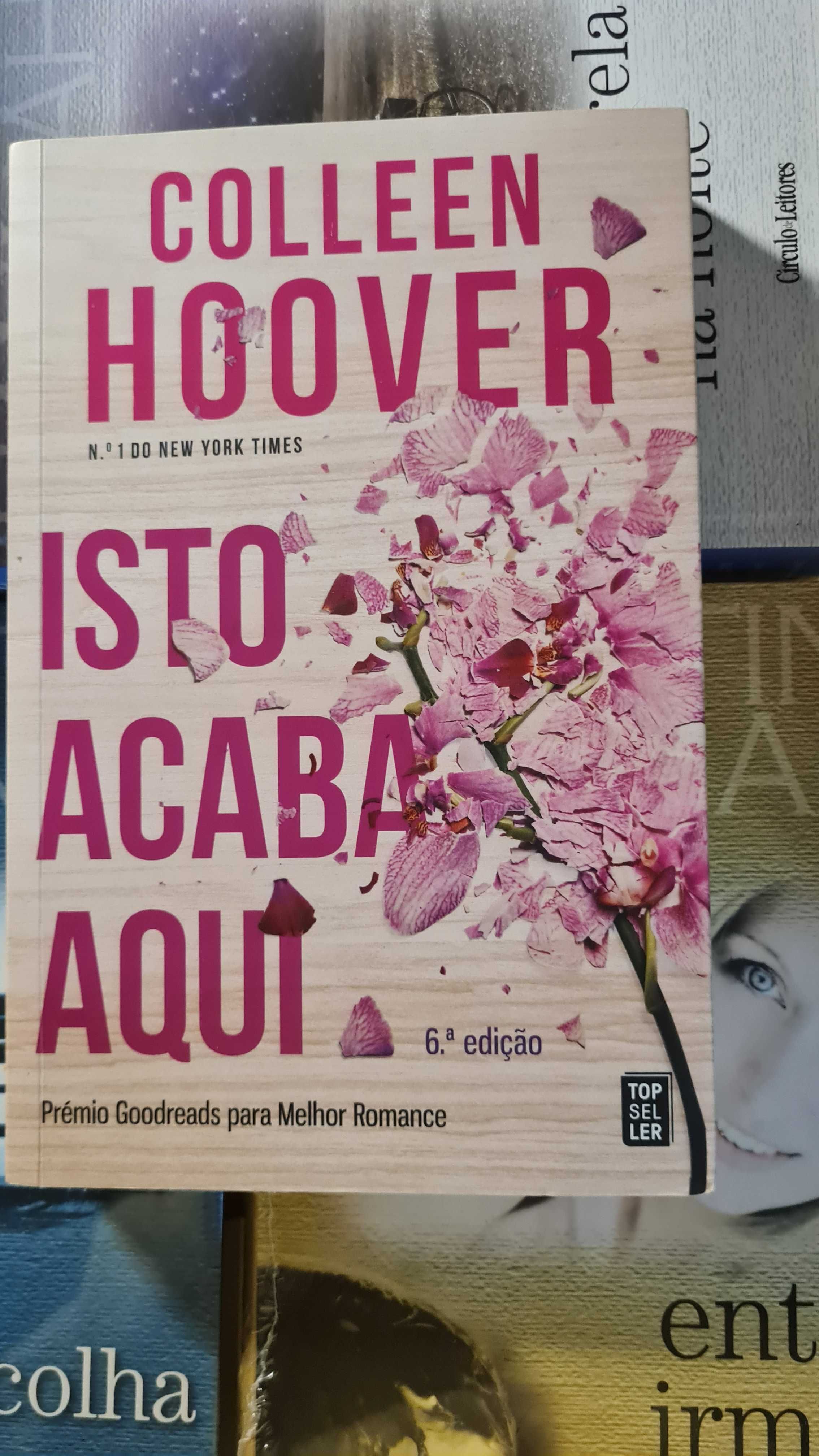 Vários livros da Colleen Hoover