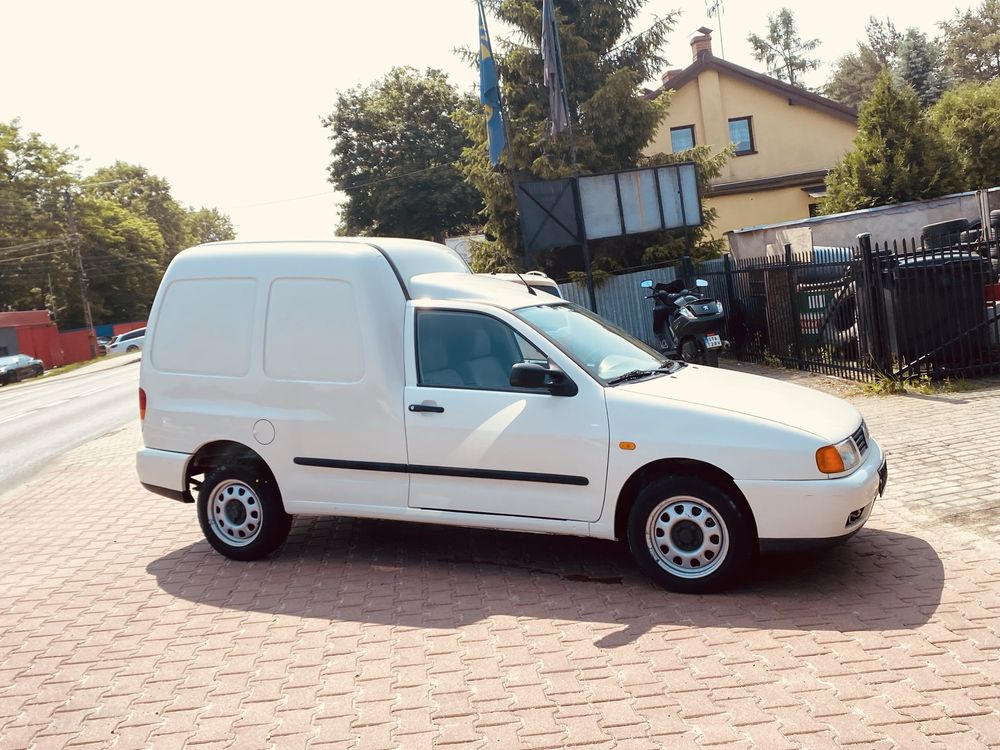 sprzedam vw caddy rok 2002 1,9sdi przeb 168tys