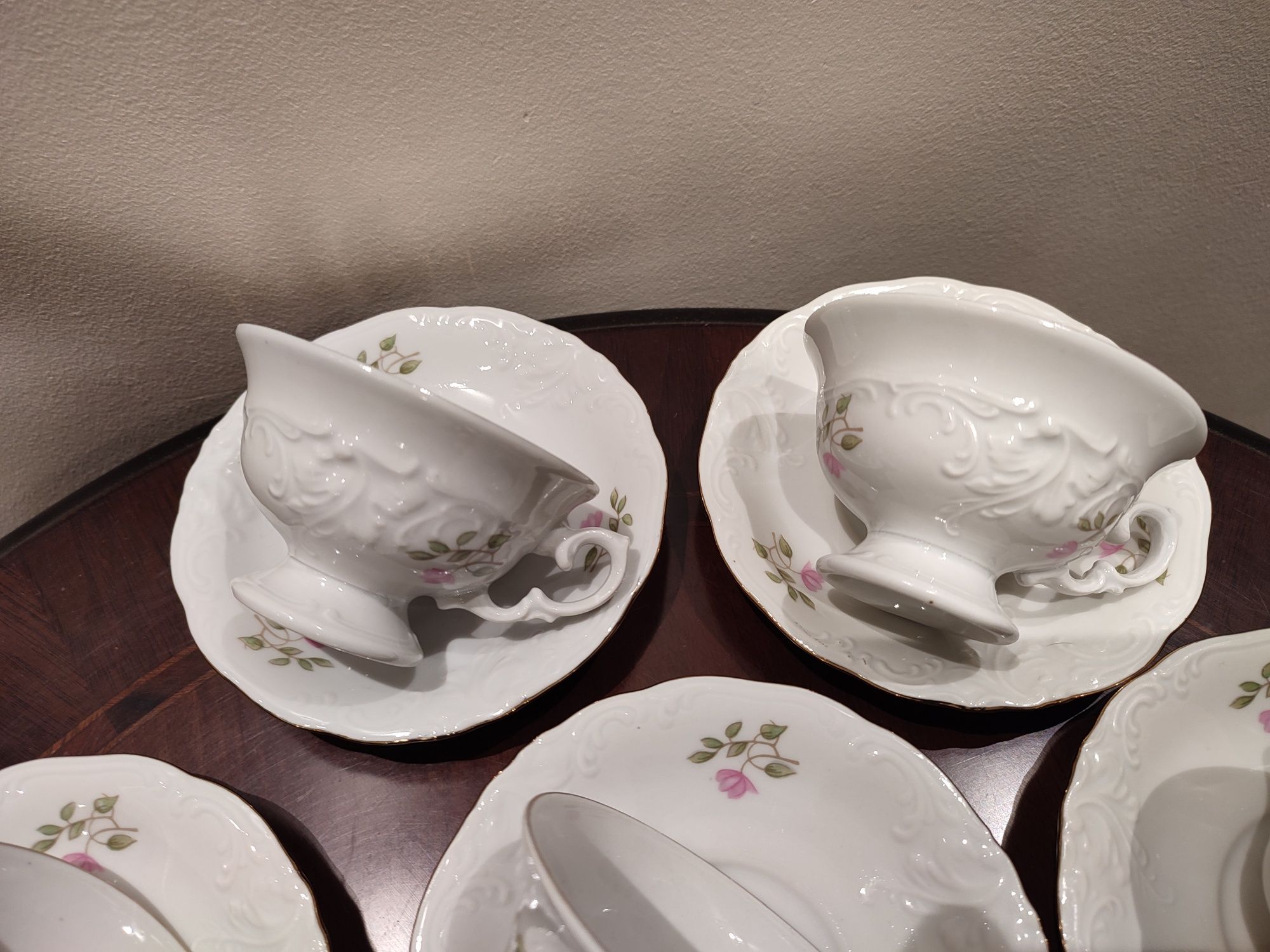 Śliczny stary zestaw sześciu filiżanek ze spodkami porcelana Wałbrzych