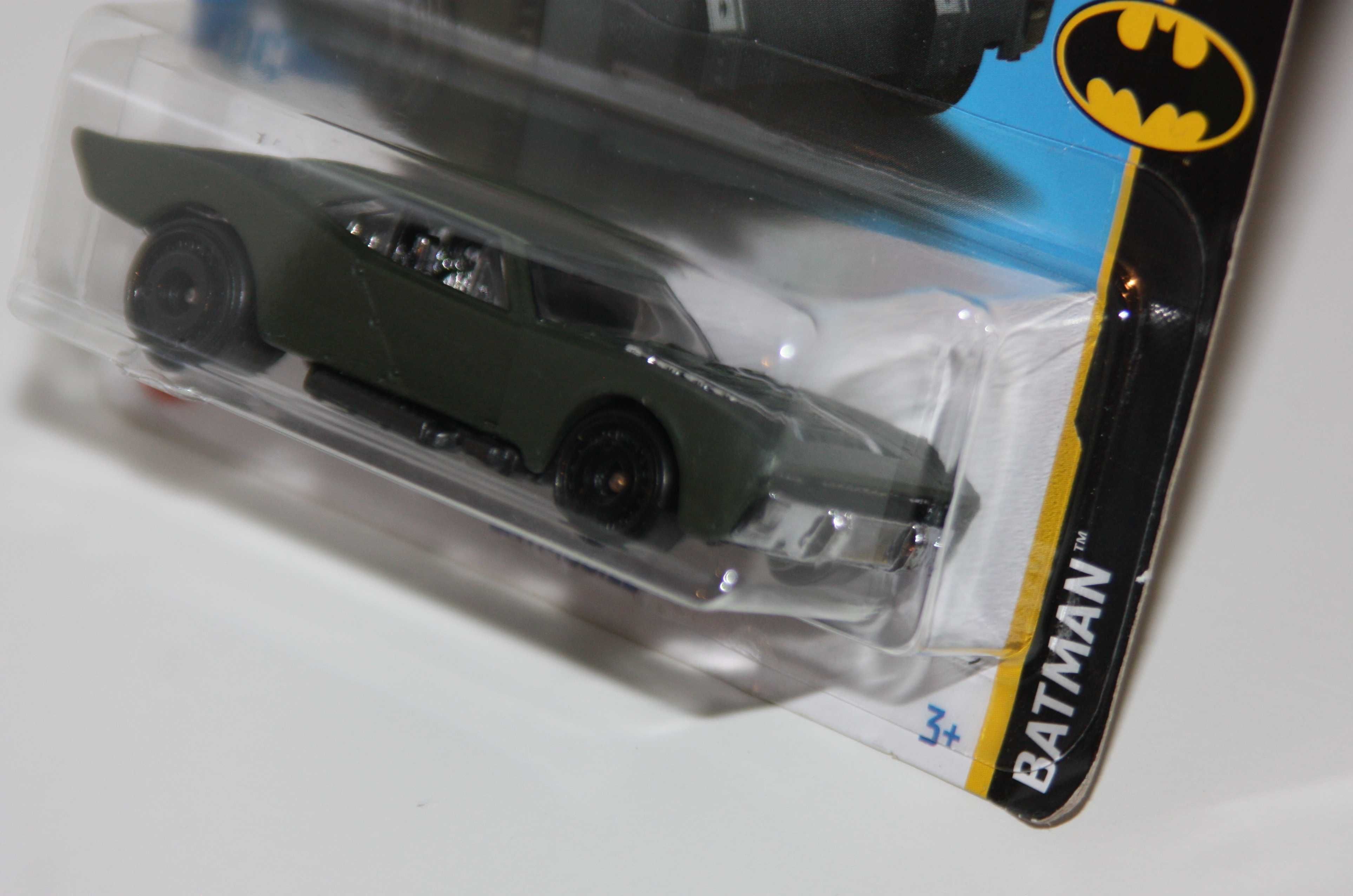 NOWY Hot Wheels Batmobile Batman