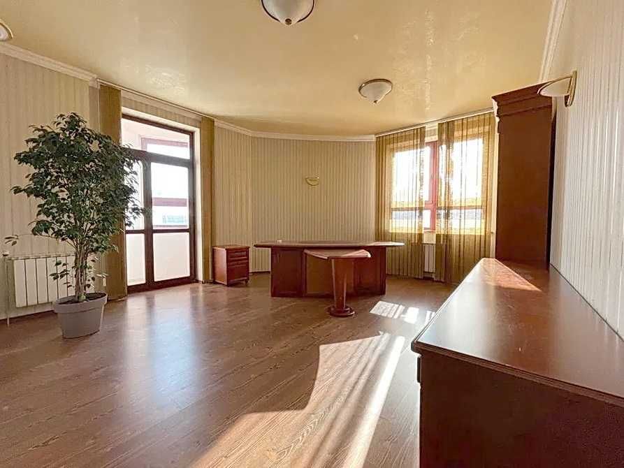 Аренда отличного офиса 180 м2 с мебелью в Центре Киева