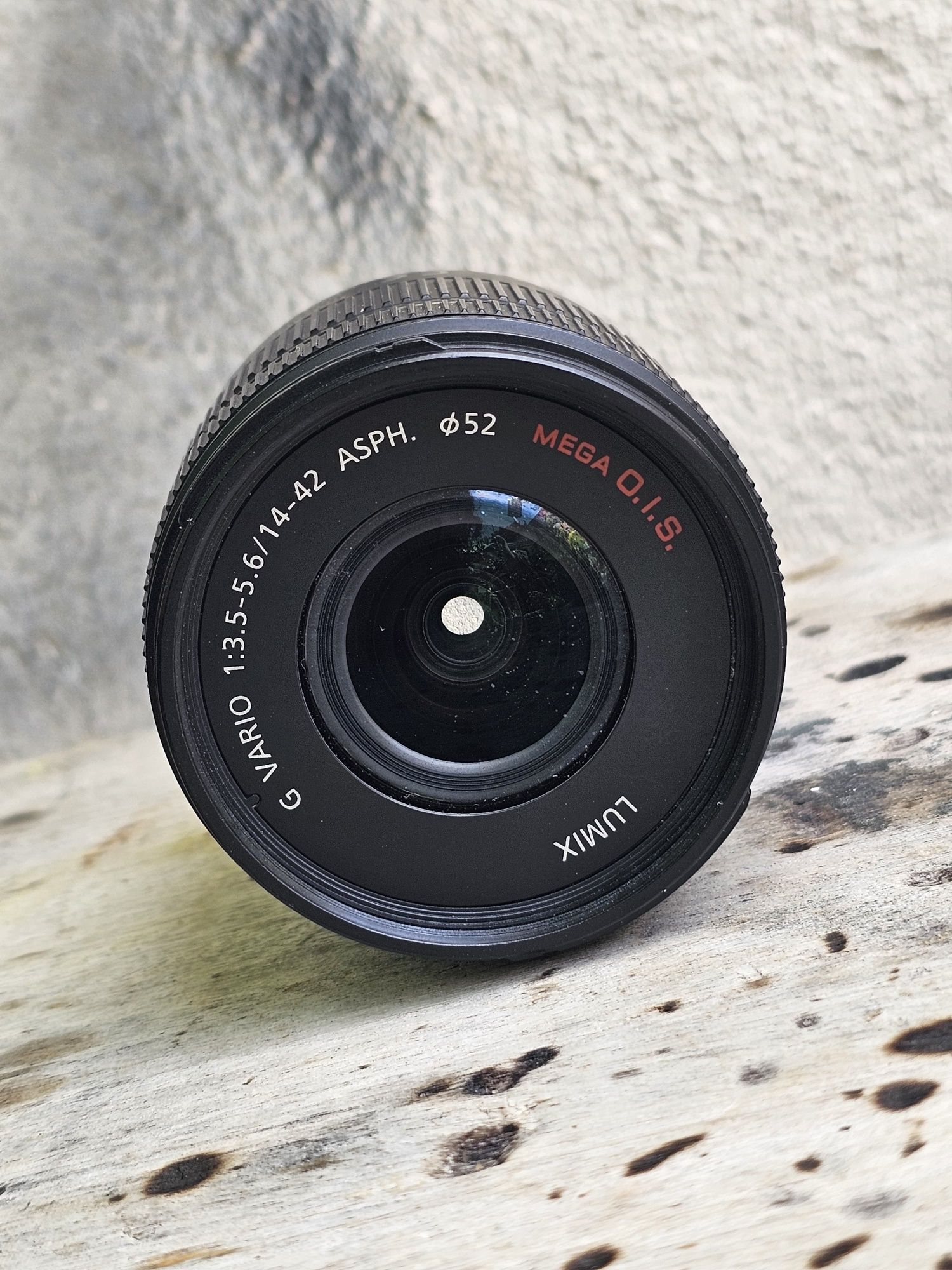 Panasonic Lumix G Vario 14-42mm f/ 3.5-5.6 ASPH Mega O.I.S.