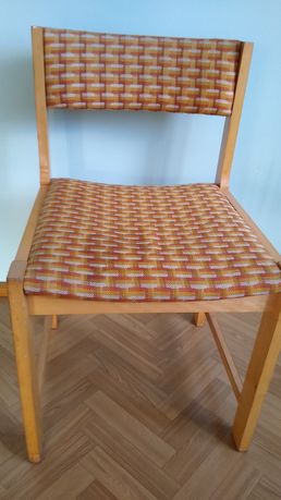 Krzesła tapicerowane - 4 sztuki