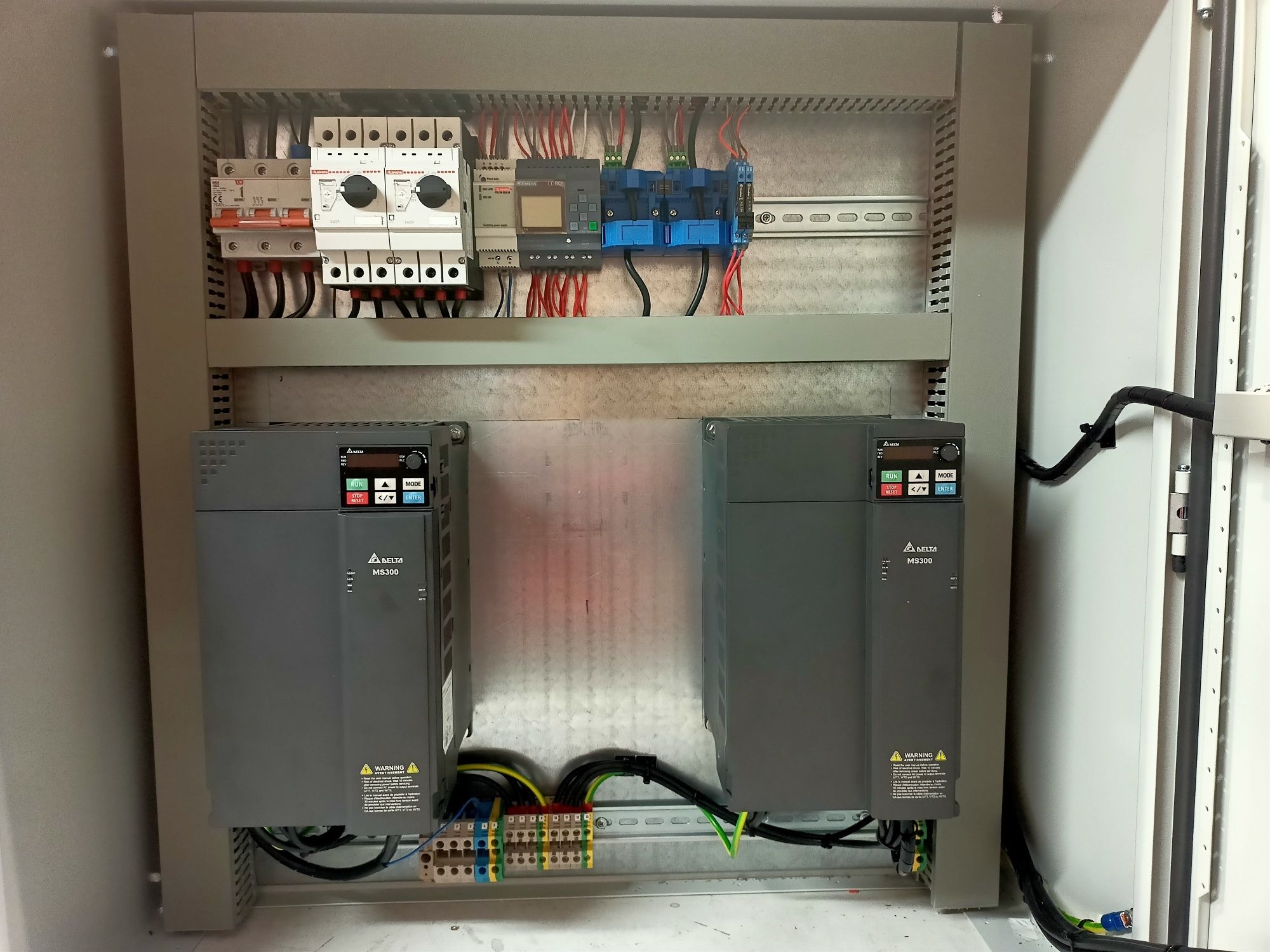 Programowanie sterowników PLC, Automatyka, Prefabrykacja szaf