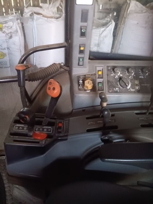 New Holland Ford 7840