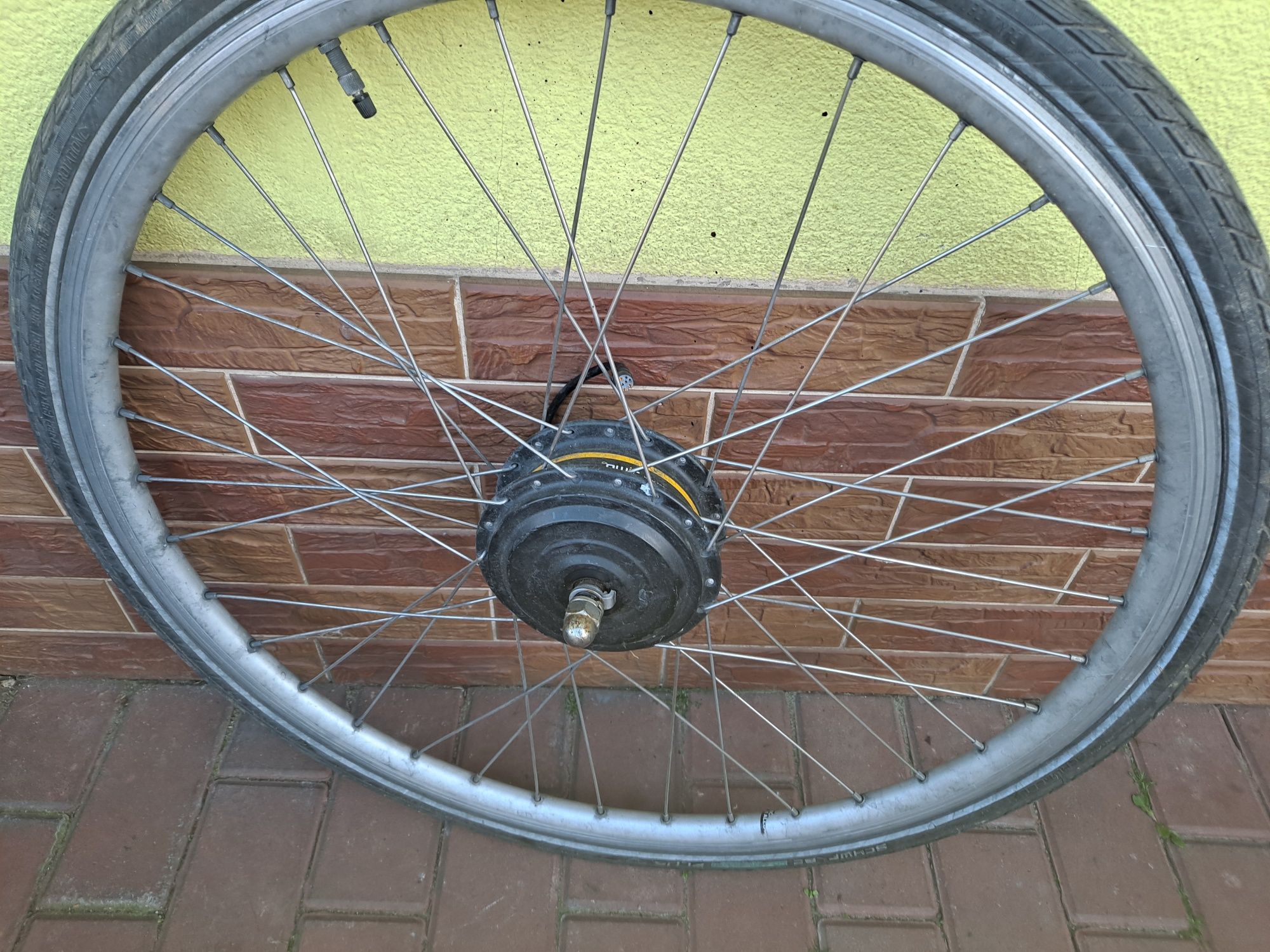 Kolo z silnikiem do roweru elektrycznego