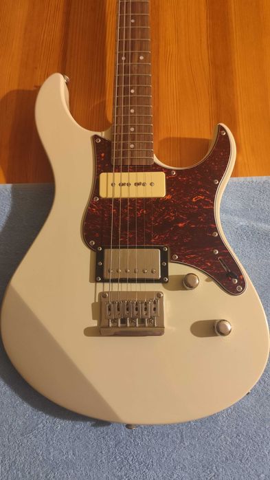 Gitara elektryczna YAMAHA Pacifica 311H VW (Vintage White)